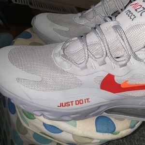 Nike Air React Sneaker